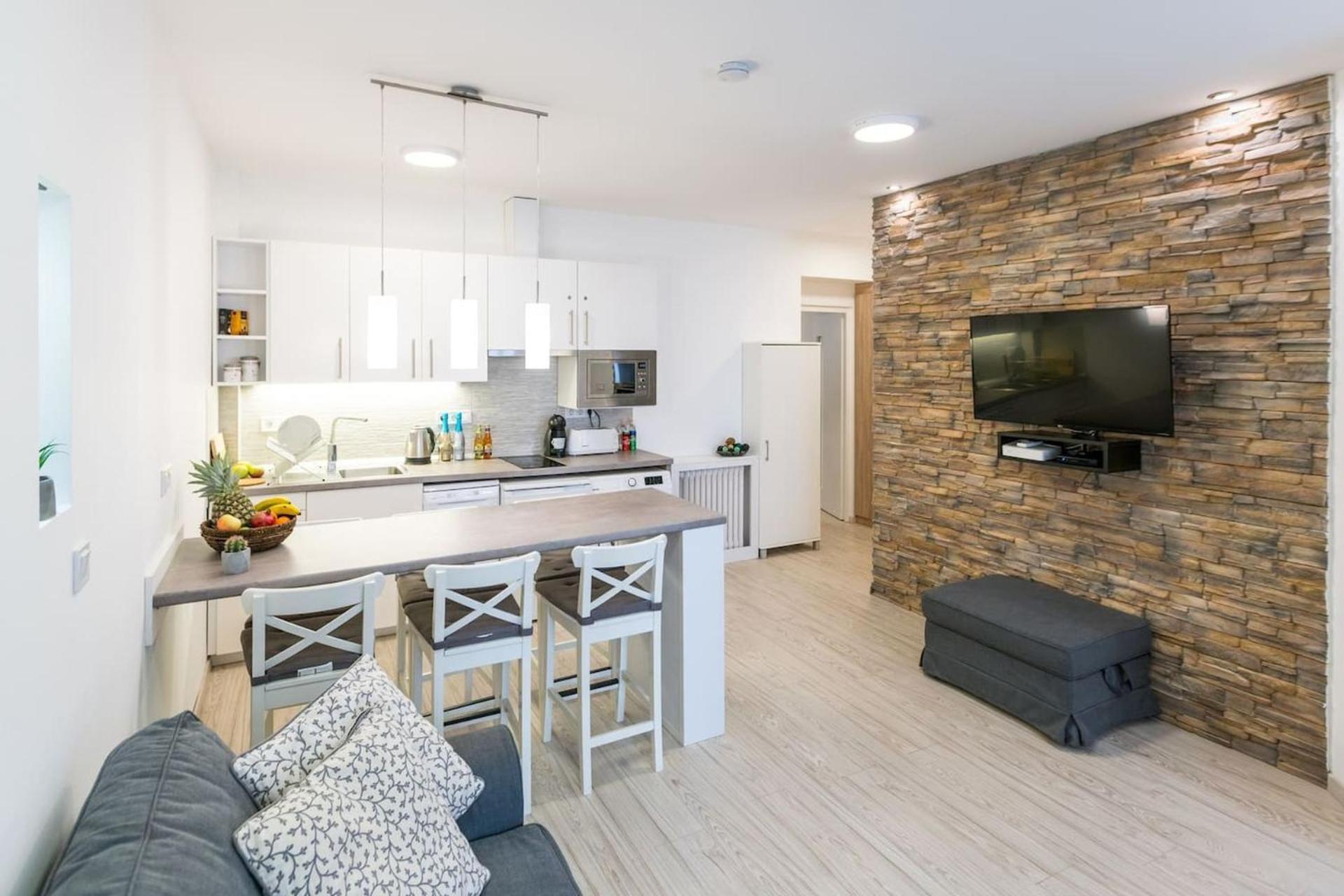 Апартаменти Great Homes *